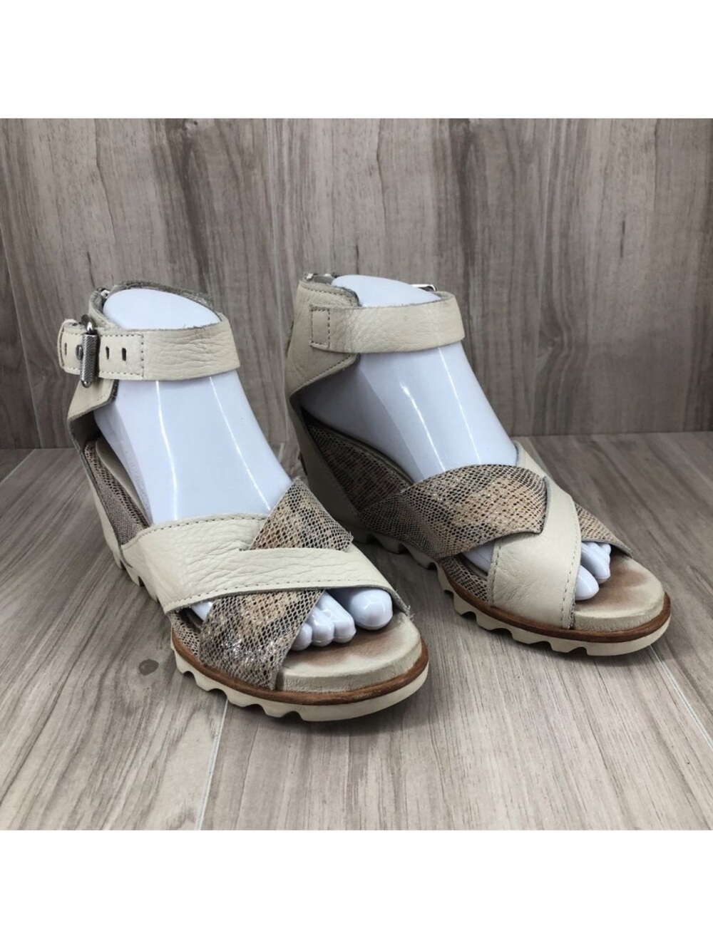 Sorel Wedge Sandals Womens 7.5 Joanie II Cream Leather Buckle Zip Shoes